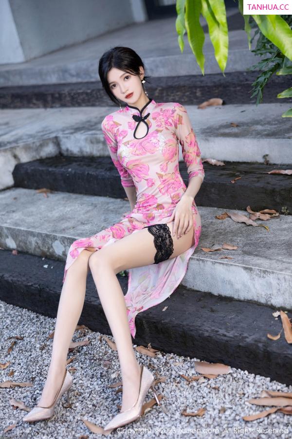 程程程  [XiuRen]高清写真图 2023.09.14 No.7388 程程程- 美腿旗袍第15张图片